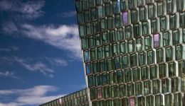 Harpa: El Majestuoso Centro de Conciertos y Conferencias de Reikiavik